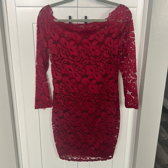 Elegant Red Lace Mini Dress - Picture 1 of 1